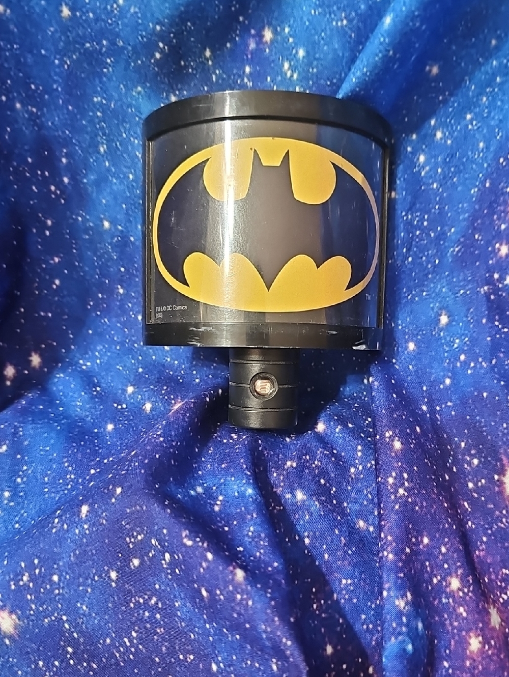 DC Comics Batman Emblem Nightlight Topper - Black and Yellow